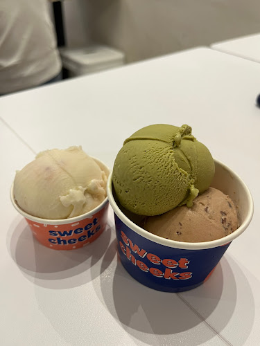 Comentarii opinii despre Sweet Cheeks (Potong Pasir)