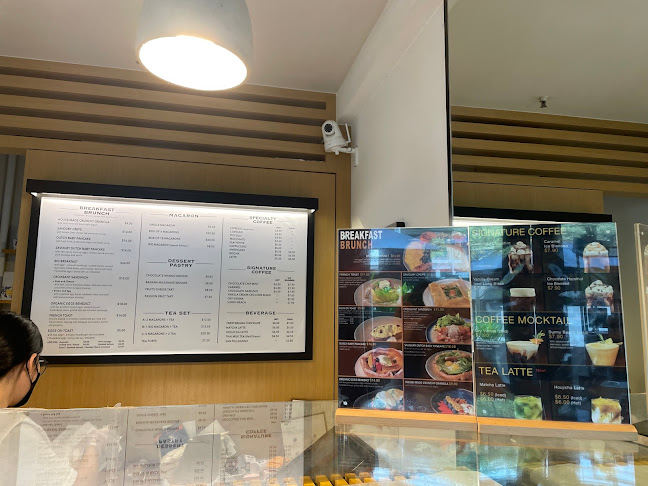 Comentarii opinii despre The M Plot Cafe