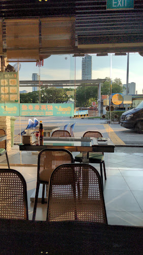 8 Lor 1 Geylang, Singapore 389118