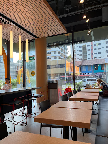 Opinii despre McDonald's Zhongshan Mall în Singapore - Hospitality and gastronomy