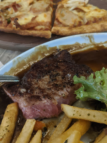 Lazy Lizard - NEWest - Hospitality and gastronomy