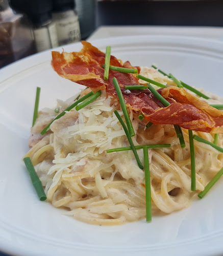 Zazz Pizza - Hospitality and gastronomy