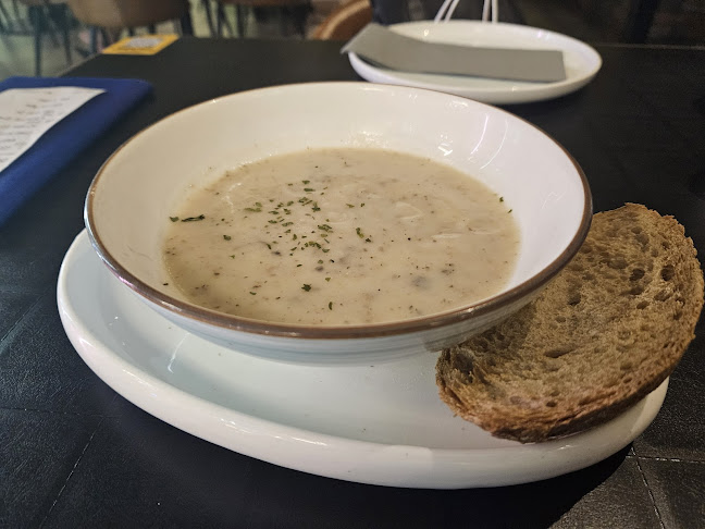 Comentarii opinii despre COLLIN’S @ PLQ Mall