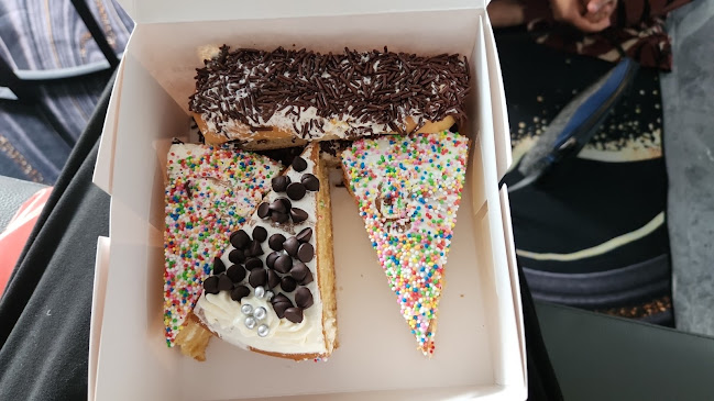 Comentarii opinii despre Love Confectionery