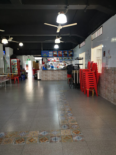 Vic's Place- Oldies Club! - Hospitality and gastronomy