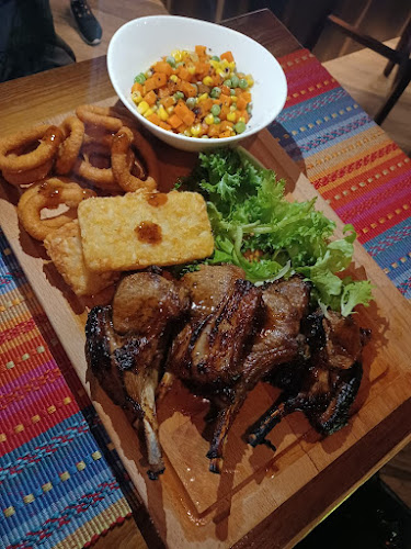 Opinii despre Cheeers Bistro & Bar în Singapore - Hospitality and gastronomy