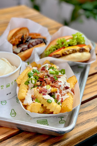 Shake Shack - Hospitality and gastronomy