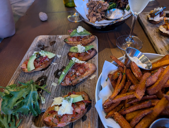 Opinii despre Supply & Demand, Novena în Singapore - Hospitality and gastronomy