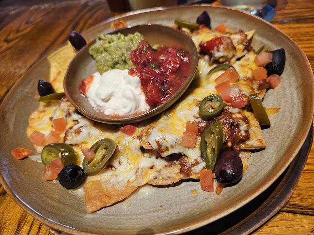 Brewerkz One Fullerton - Hospitality and gastronomy