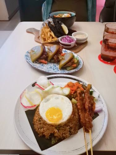 Komyuniti Bar & Restaurant - Hospitality and gastronomy