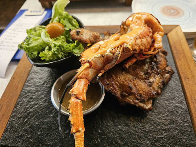 Comentarii opinii despre COLLIN'S® Tampines 1