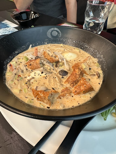 Opinii despre Olulu Palette + Palate (Matrix) în Singapore - Hospitality and gastronomy