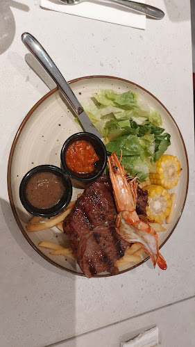 Comentarii opinii despre COLLIN'S® Shaw Plaza