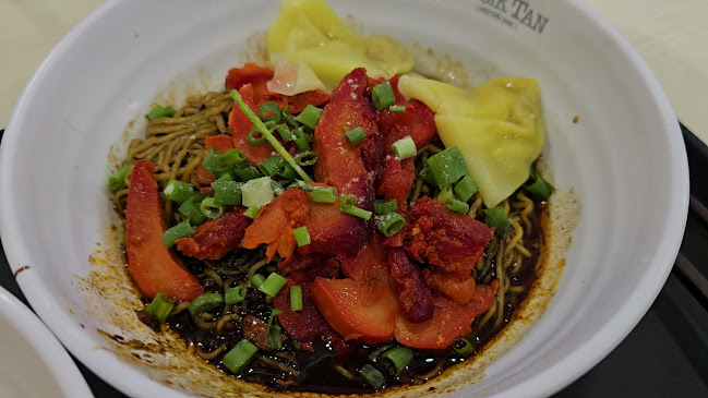 Comentarii opinii despre Encik Tan