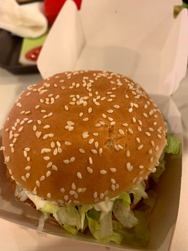 Comentarii opinii despre McDonald's Changi Airport Terminal 2 (T2) Transit Lounge