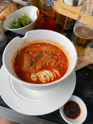 11 Laguna Golf Green, Singapore 488047