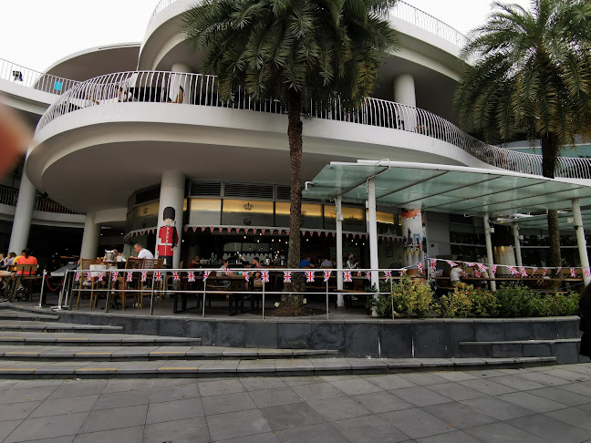 The Queen & Mangosteen - Singapore