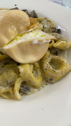 Burrata Joy & Gustavo Lapasta Katong V