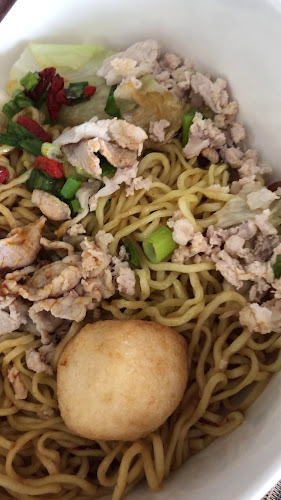 Lam's Noodle & Salt Baked Chicken @ Parkway Parade - Hospitality and gastronomy