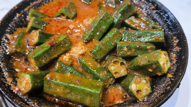 10 Eunos Rd 8, #01-137/138, Singapore 408600