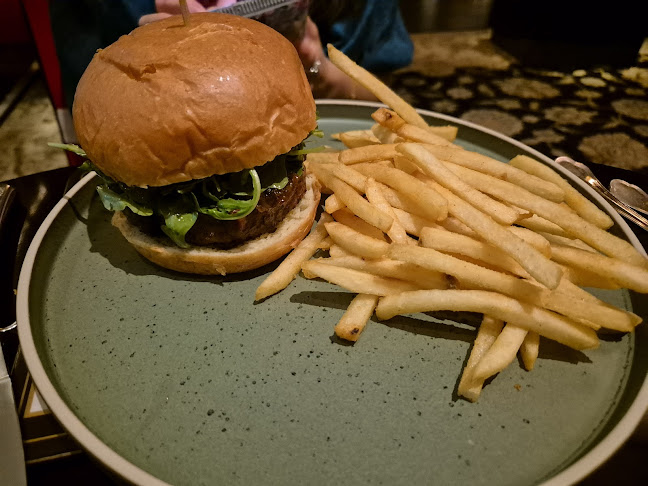 Comentarii opinii despre Officers’ Mess Polo Bar