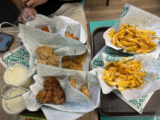 Opinii despre Wingstop Sembawang Shopping Centre în Singapore - Hospitality and gastronomy
