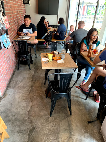 Comentarii opinii despre Refuel Cafe