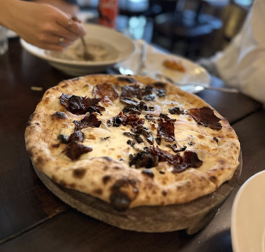 La Pizzaiola @ Jalan Riang - Hospitality and gastronomy