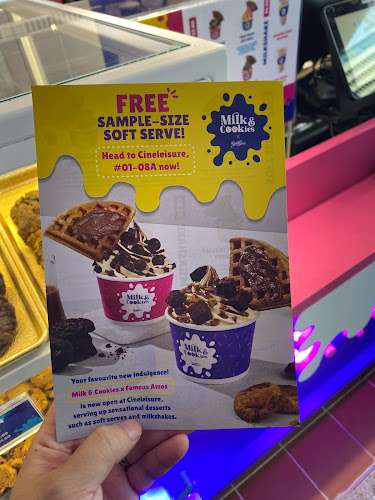 Comentarii opinii despre Milk & Cookies x Famous Amos Orchard Cineleisure