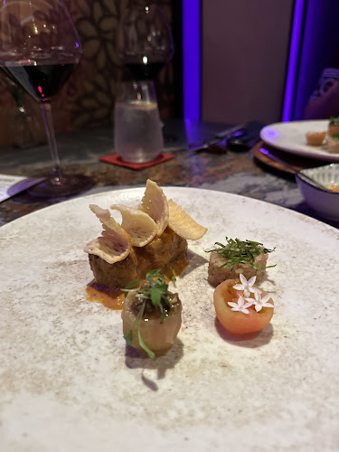 Restaurant Khiri - Hospitality and gastronomy