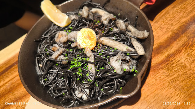 Surrey Hills Grocer - Woodleigh Mall (Pet Friendly) - Hospitality and gastronomy