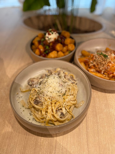 48 Lor Mambong, Singapore 277699