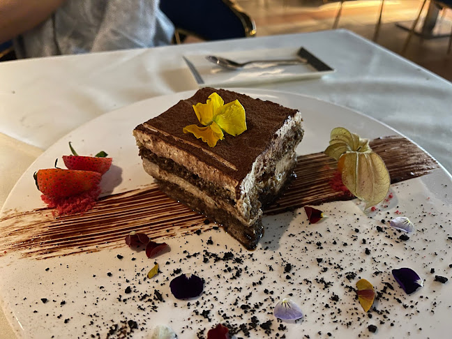 R Italian Kitchen & Smokehouse - Hospitality and gastronomy