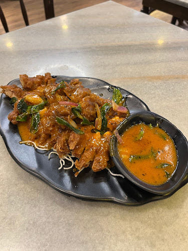 Wok Master Paya Lebar Square |Singapore Chinese Restaurant | Chili Crabs Curry Fish Head - Singapore