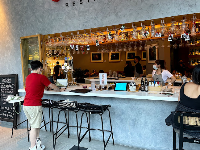 Comentarii opinii despre Cavemen Social