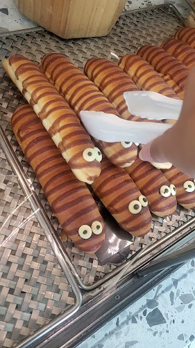 Wu Pao Chun - Hospitality and gastronomy