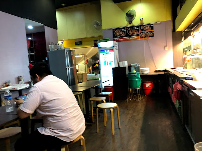 Comentarii opinii despre Earth Kitchen Cafe