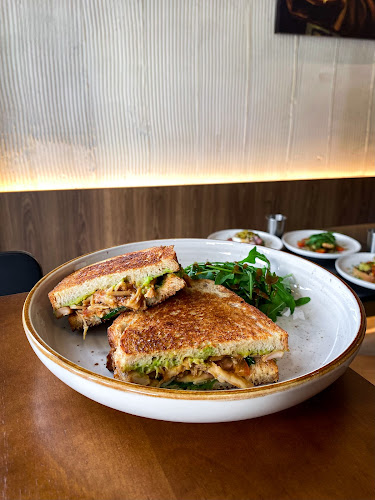 Comentarii opinii despre Oddity