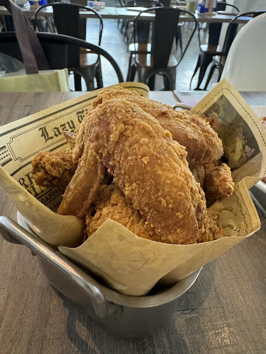 Lazy Lizard - The Promenade