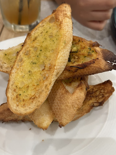 Mamma Mia Trattoria E Caffè - Hospitality and gastronomy