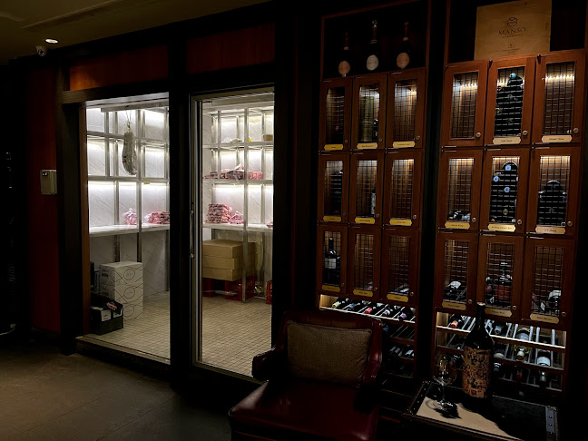 2 Stamford Rd, Level 3 Swissotel The Stamford, Singapore 178882