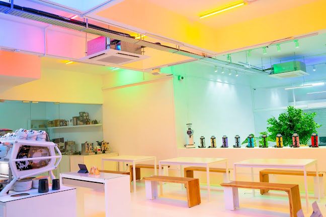 Cowpresso Coffee Roasters Singapore - Hospitality and gastronomy