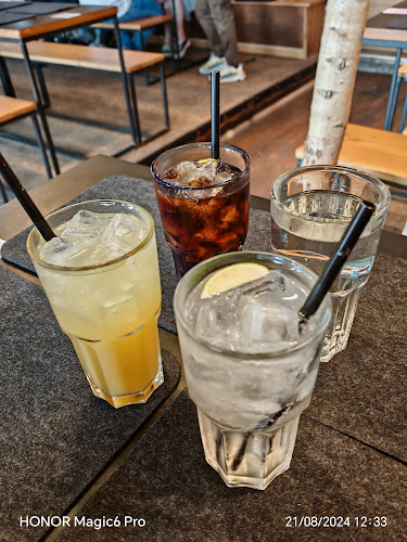 Comentarii opinii despre SERVUS German Burger Grill | VIVOCITY