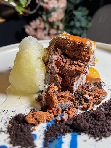 21A Lor Liput, Singapore 277733