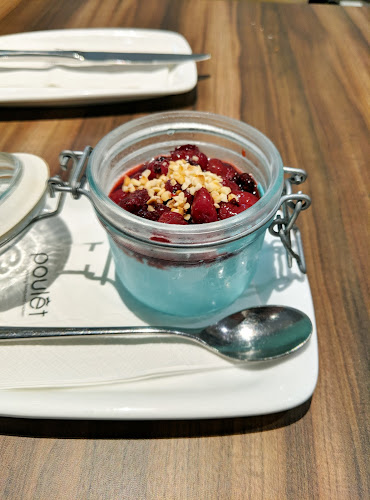 Poulet - VivoCity - Singapore