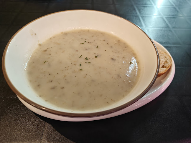 COLLIN’S @ PLQ Mall - Hospitality and gastronomy