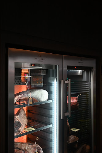 70 Telok Ayer St, #01-01, Singapore 048458