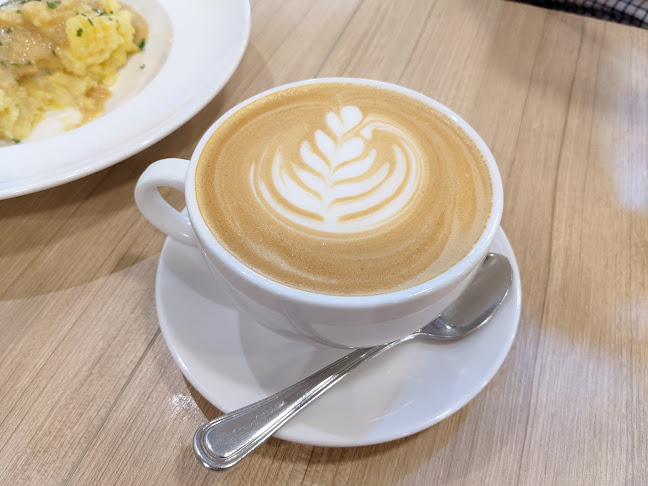 The Living Room Cafe - Zion Bishan