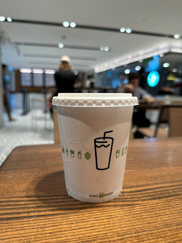 Shake Shack - Hospitality and gastronomy