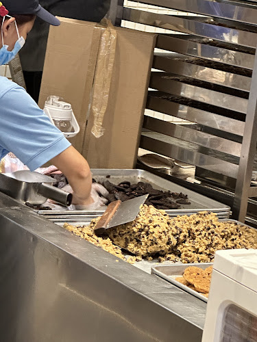 Famous Amos Wisma Atria - Hospitality and gastronomy